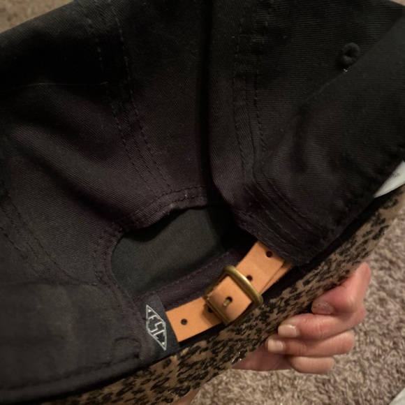 $10 HATS UNISEX - Picture 7 of 15